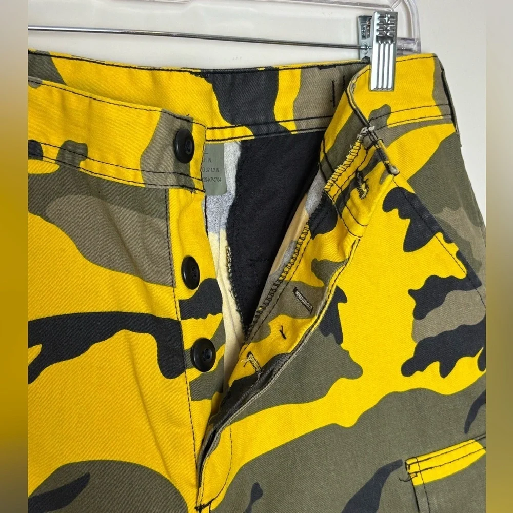 Unisex Camouflage Cargo Pants - Yellow and Green